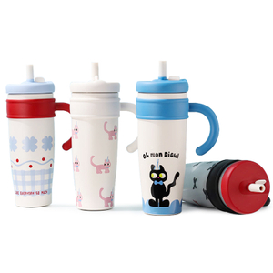 Grand gobelet isotherme en acier inoxydable avec poignée et paille