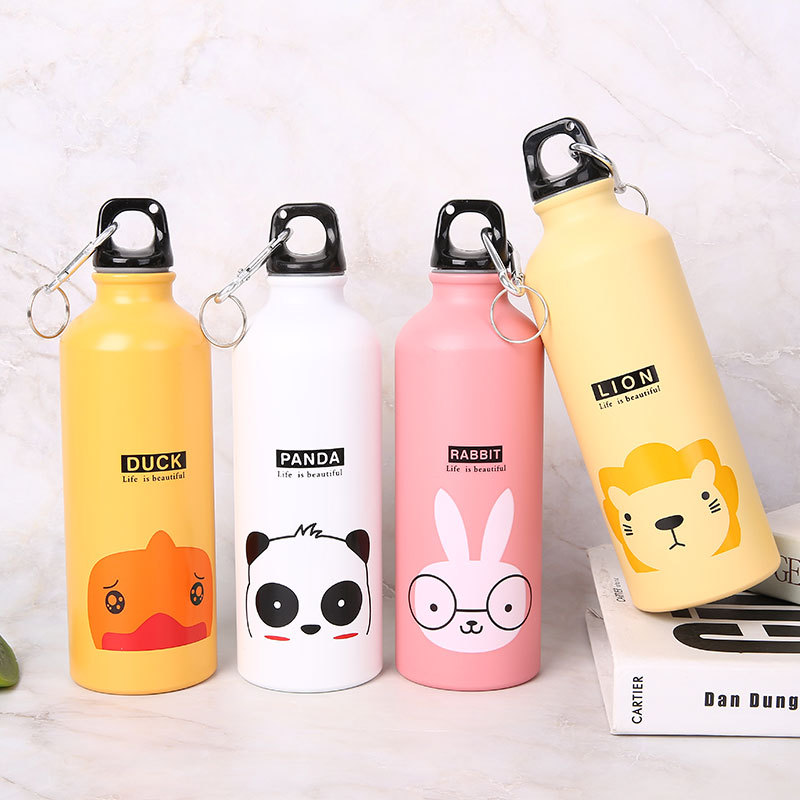 Bouteille d'eau pour enfants indispensable pour l'école et le jeu